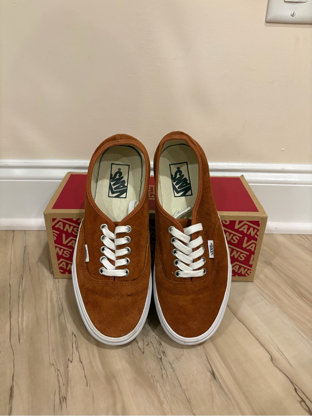 VANS - Pig Suede Brown Sneakers